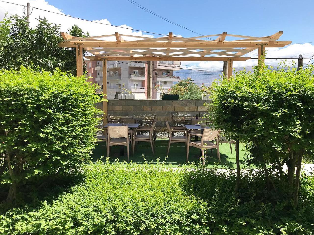 Villa Qeli Gjirokaster Luaran gambar